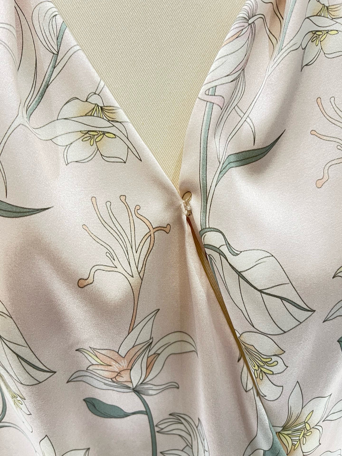 V-Neck Silk Printed Sleeveless Shirt